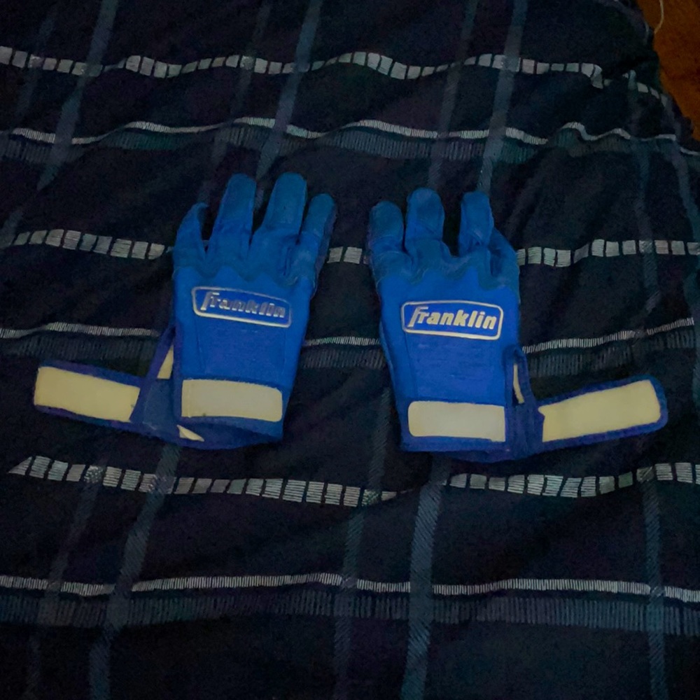 Baseball gloves